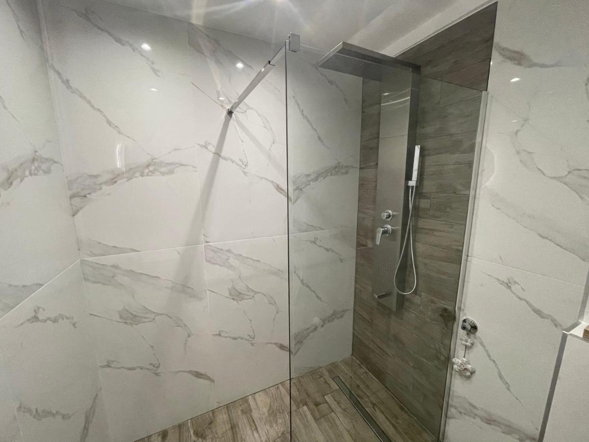 Lovely And Sunny Apartament 300M From Beach!! Peraia  Ngoại thất bức ảnh