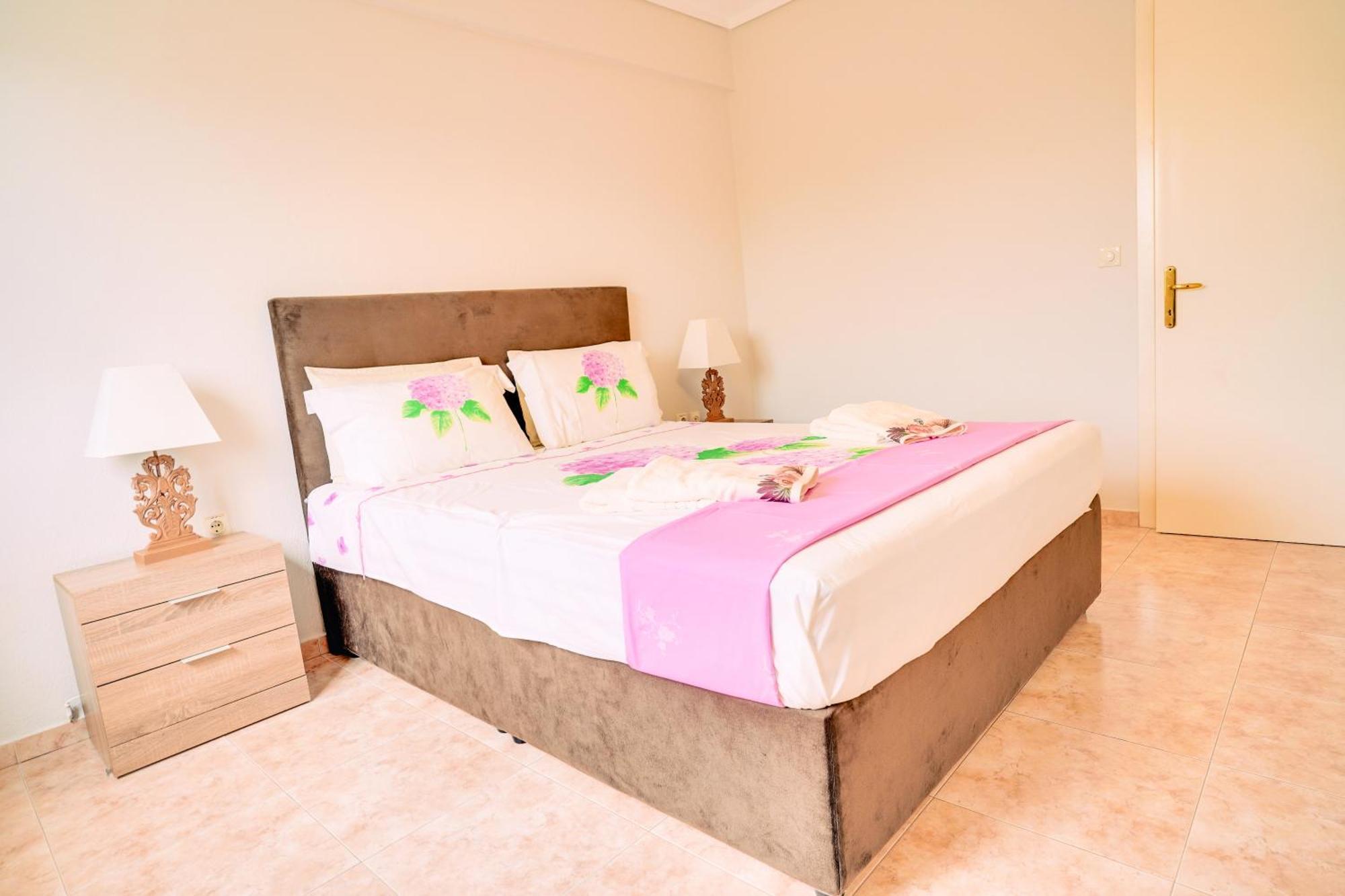 Lovely And Sunny Apartament 300M From Beach!! Peraia  Ngoại thất bức ảnh