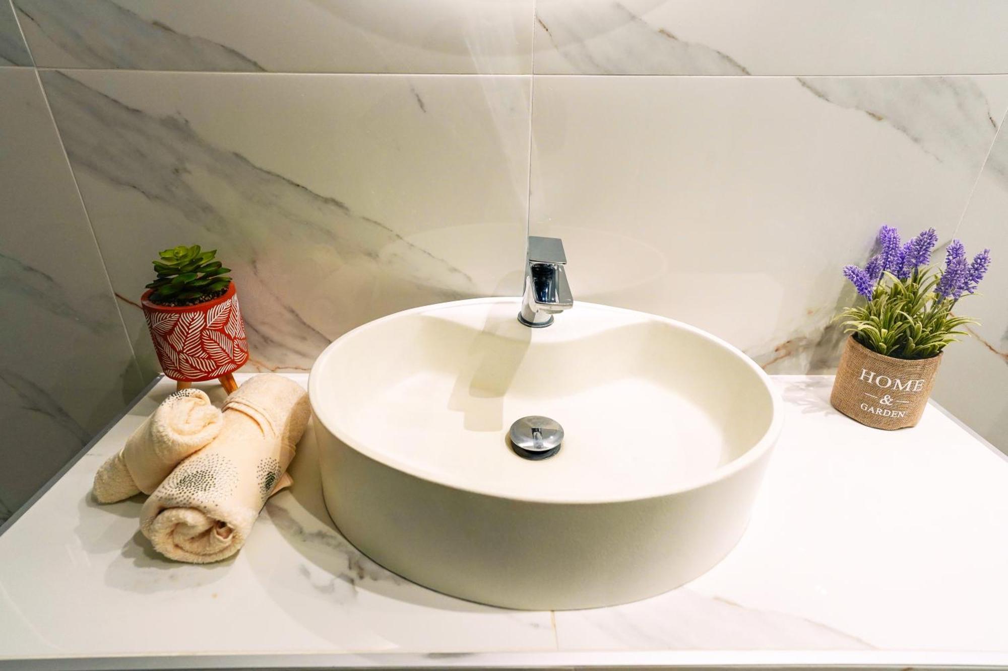 Lovely And Sunny Apartament 300M From Beach!! Peraia  Ngoại thất bức ảnh