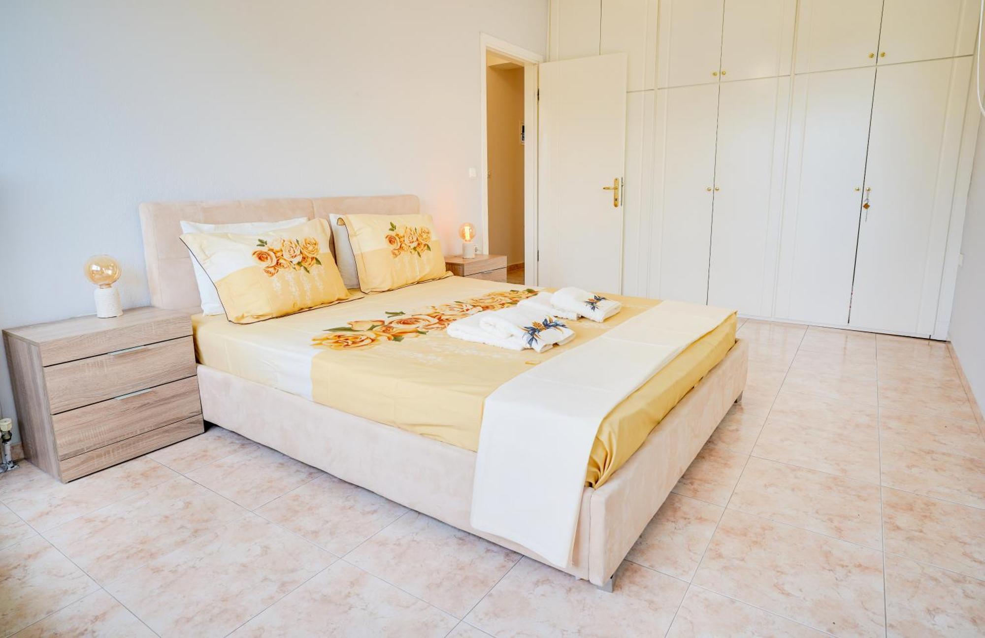 Lovely And Sunny Apartament 300M From Beach!! Peraia  Ngoại thất bức ảnh
