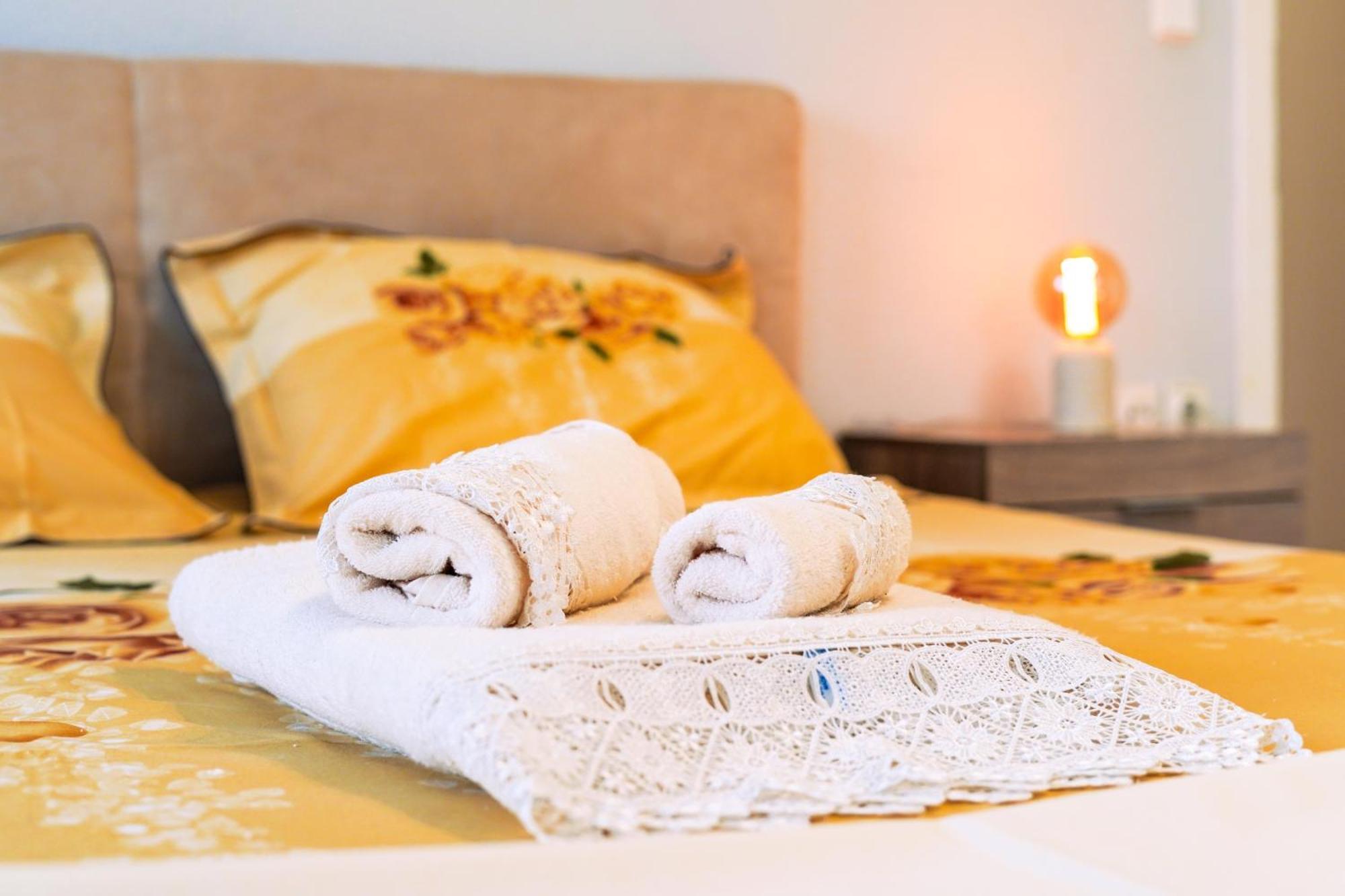 Lovely And Sunny Apartament 300M From Beach!! Peraia  Ngoại thất bức ảnh