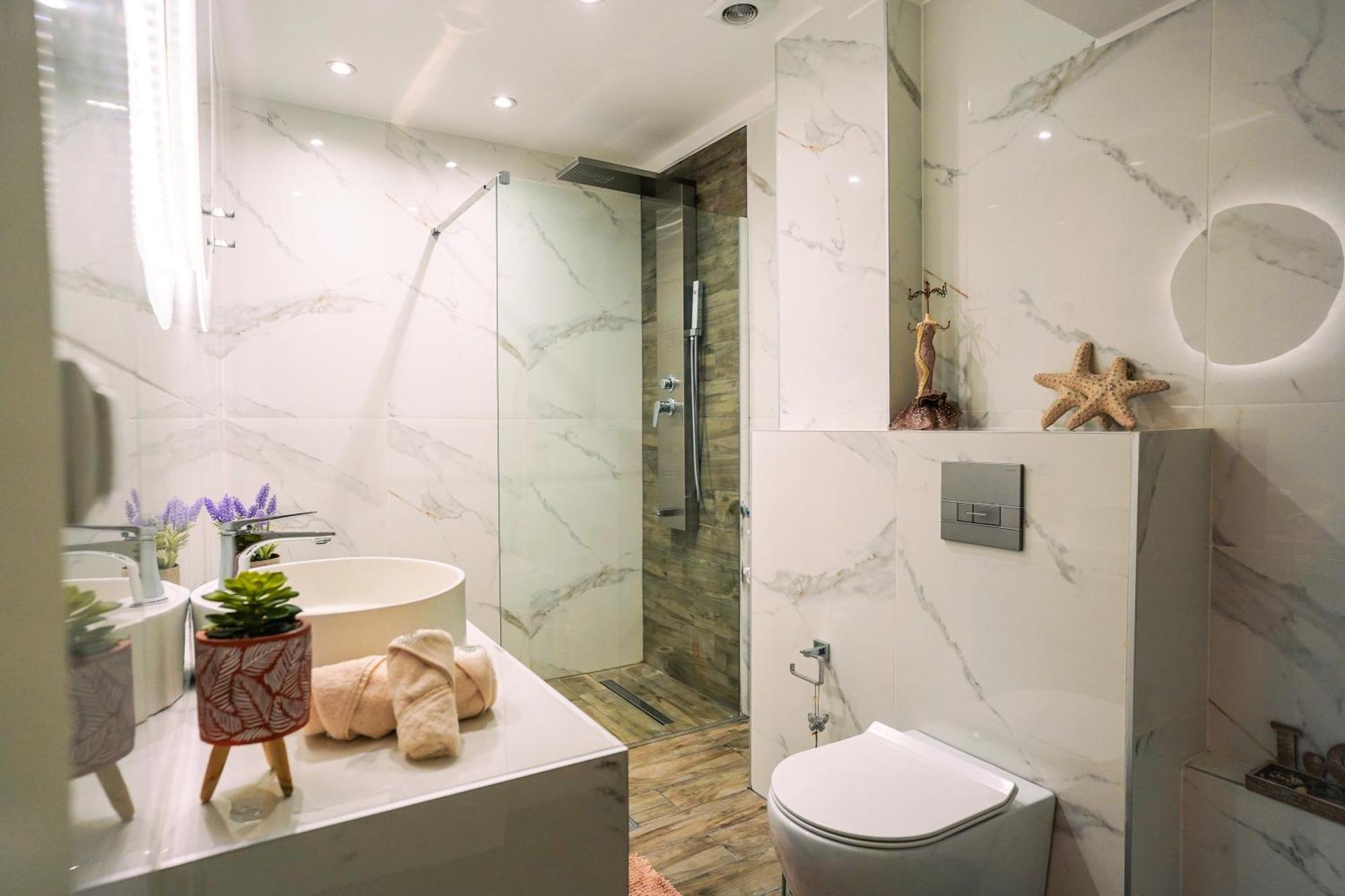 Lovely And Sunny Apartament 300M From Beach!! Peraia  Ngoại thất bức ảnh