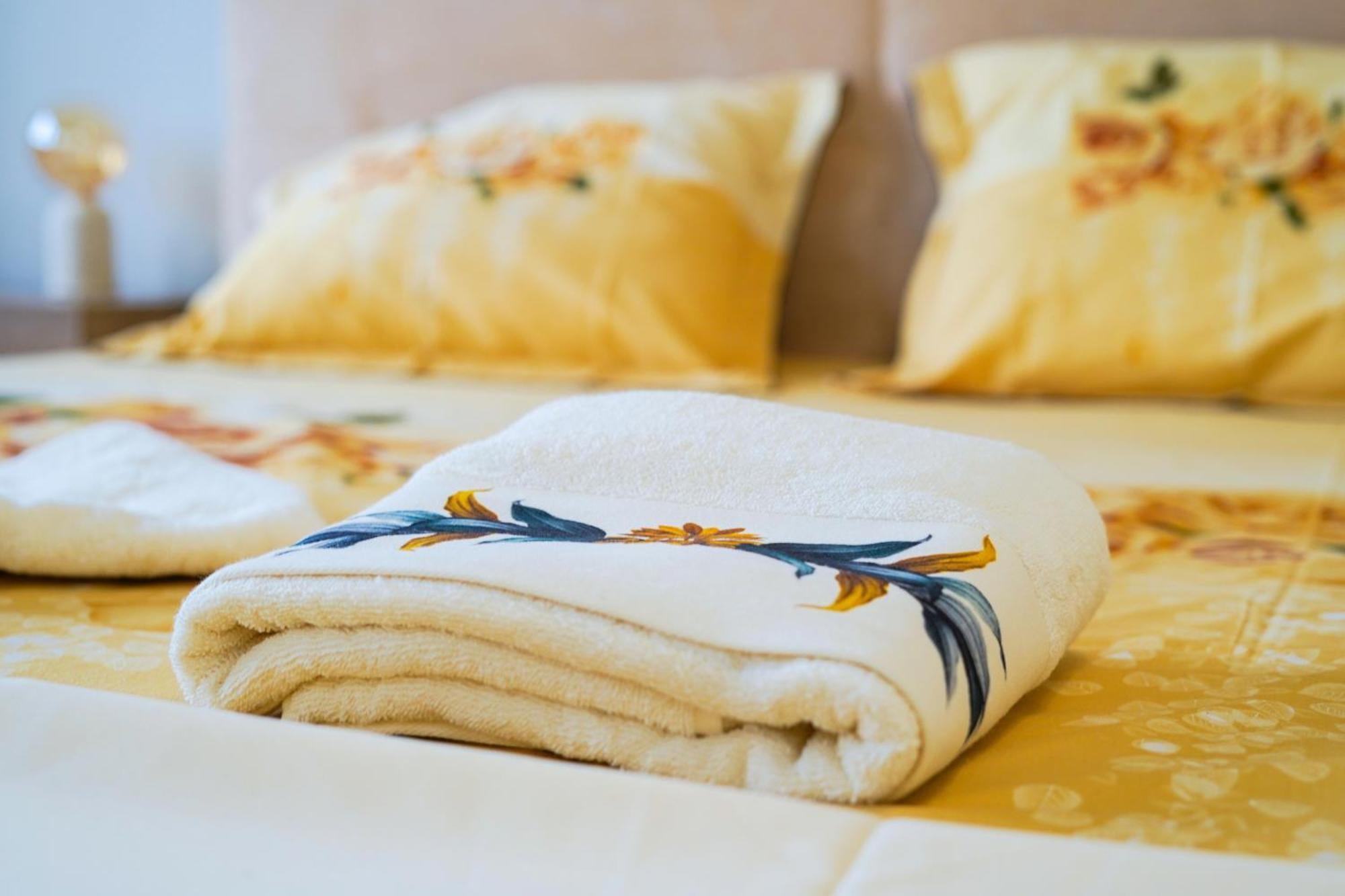 Lovely And Sunny Apartament 300M From Beach!! Peraia  Ngoại thất bức ảnh
